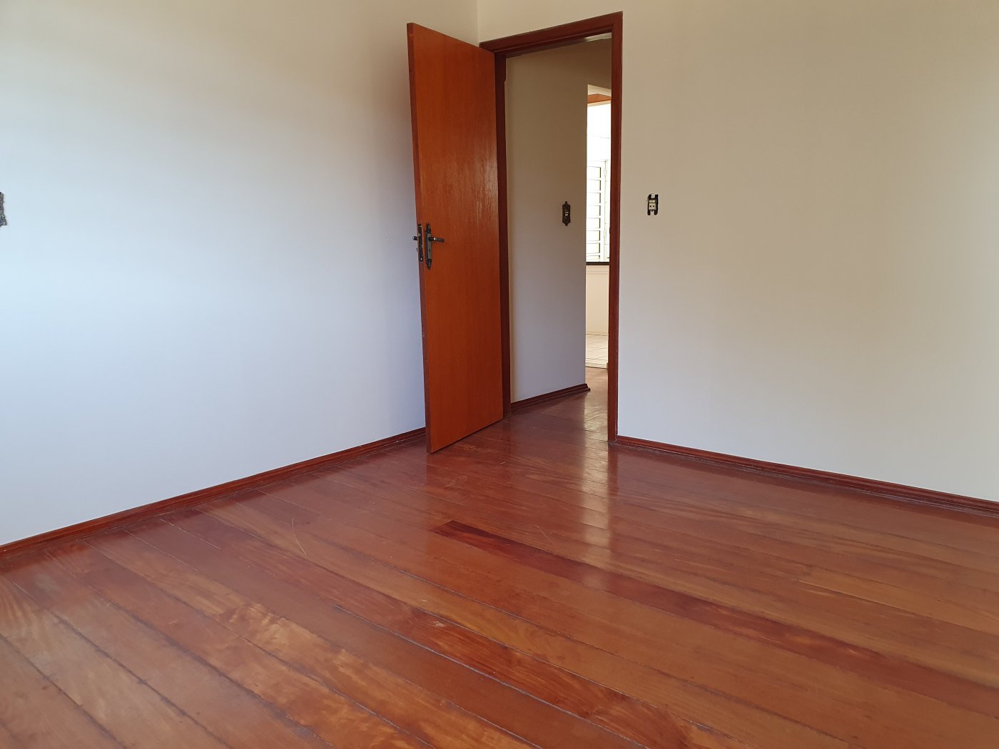 Casa 3 quartos para Venda no bairro Jardim Nova Aparecida em Poços de Caldas